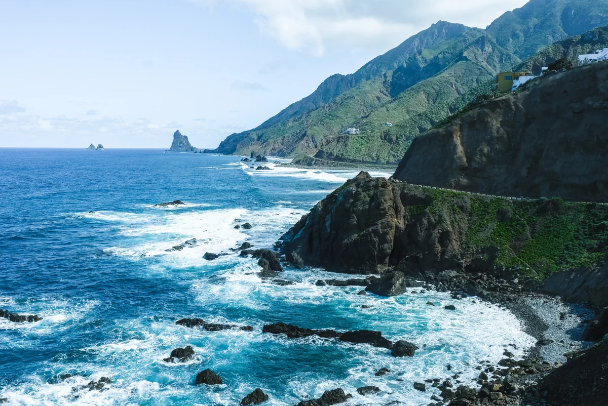 Atlantic waves along the rocky coast at Almáciga